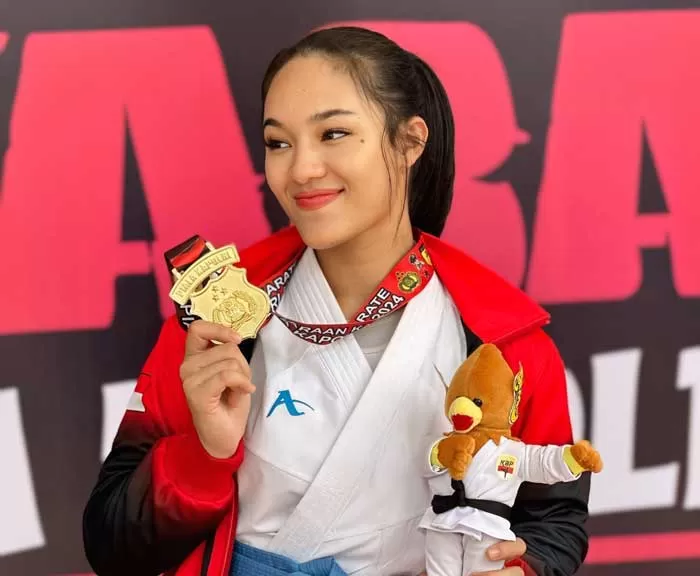 Membanggakan, Polwan Cantik Ditlantas Polda Riau Ini Sabet Juara I Karate Kapolri Cup